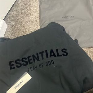 Essentials Mens Relaxed Stretch Limo Black